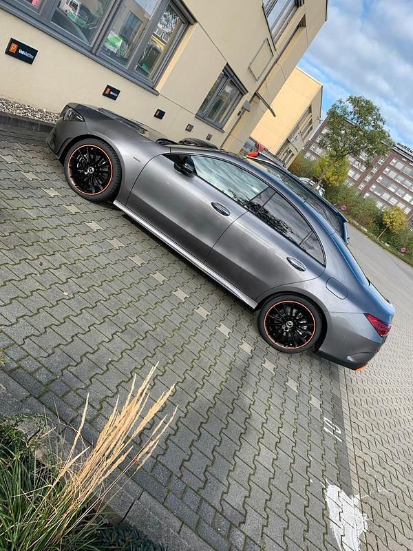 Silber Gebraucht 2019 Mercedes CLA220 Edition 1 Limousine | 36.000 € - Bild 1/4