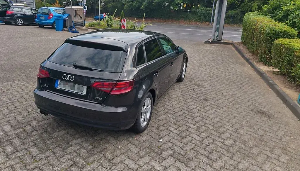 Gebraucht Audi A3 Attraction 122 PS (89 kW) 2013 Braun Limousine