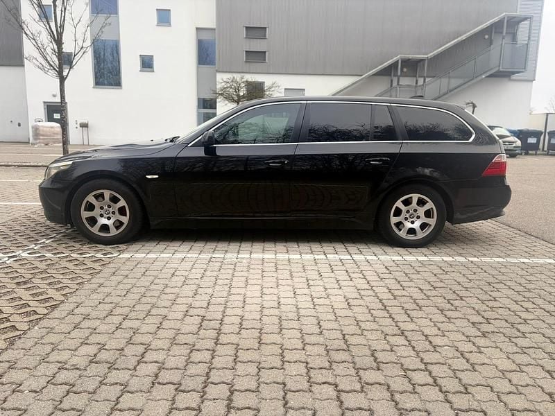 Gebraucht BMW 530 323 PS (237 kW) 2008 Schwarz Kombi
