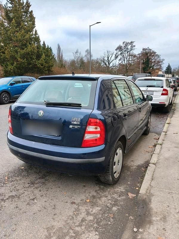Blau Gebraucht 2001 Skoda Fabia Kleinwagen | 400 € (Guter Preis) - Bild 1/4