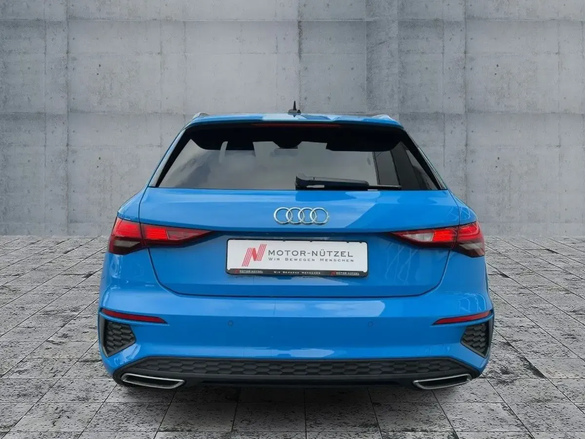 Gebraucht Audi A3 S-Line 116 PS (85 kW) 2022 Blau Limousine