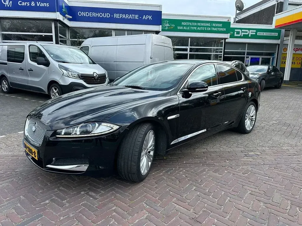 Gebraucht Jaguar XF 190 PS (139 kW) 2012 Schwarz Limousine