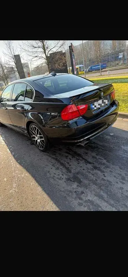 Gebraucht BMW 318 Exclusive 143 PS (105 kW) 2011 Limousine