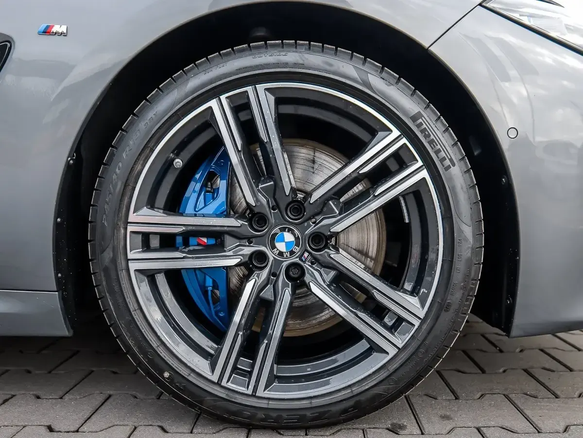 Gebraucht BMW 840 Coupé M Sport 333 PS (244 kW) 2025 Grau Coupé