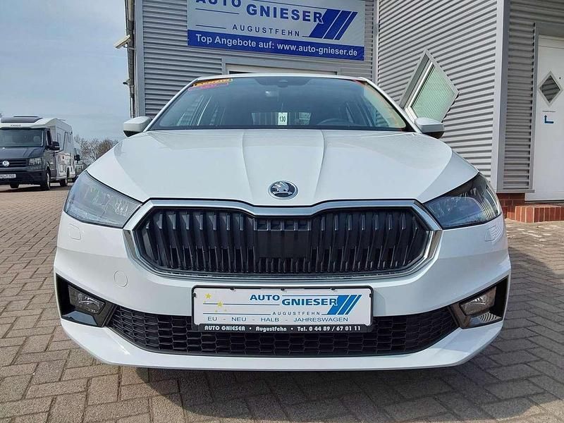 Gebraucht Skoda Fabia Essence 80 PS (58 kW) 2025 Moon weiß Kleinwagen