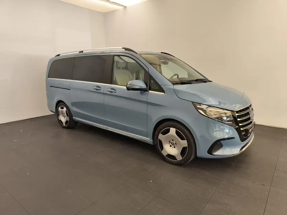 Gebraucht Mercedes V250 Exclusive 190 PS (139 kW) 2025 Vintageblau Van / Kleinbus