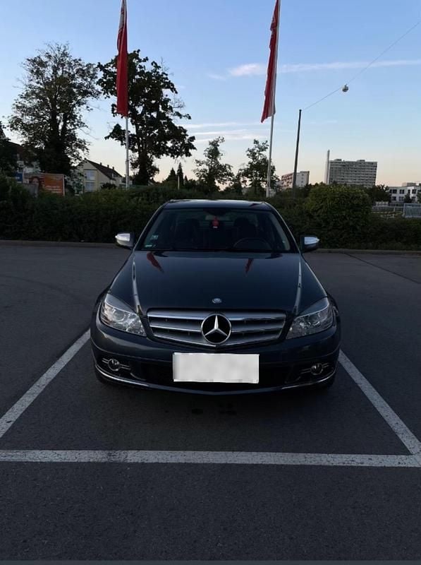 Grau Gebraucht 2008 Mercedes C200 Limousine | 6.500 € (Fairer Preis) - Bild 1/4