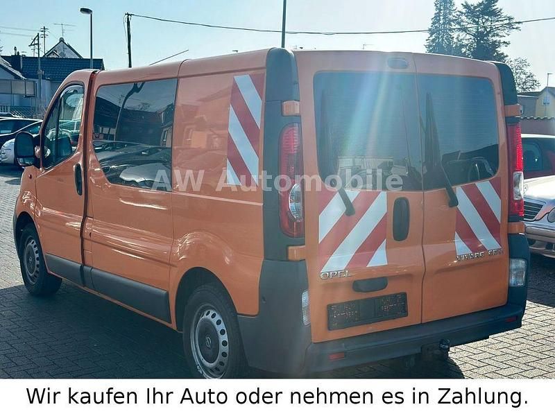 Gebraucht Opel Vivaro 114 PS (83 kW) 2009 Orange Van / Kleinbus