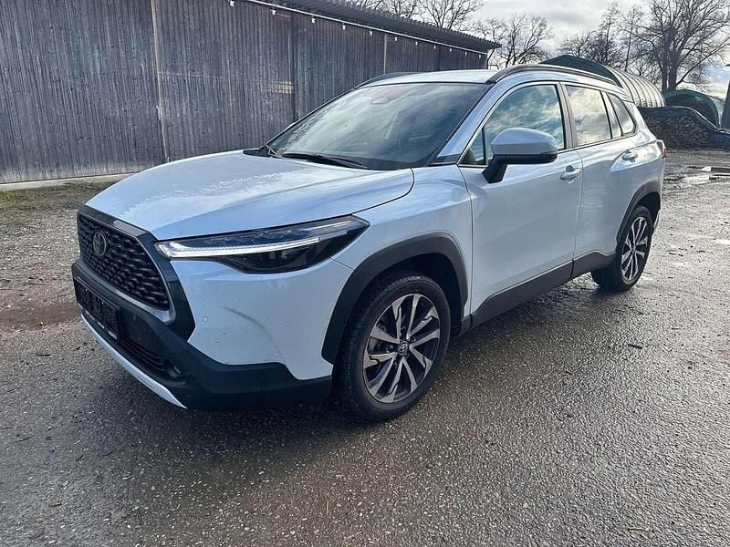 Weiß Gebraucht 2025 Toyota Corolla Cross SUV | 34.000 € (Superpreis) - Bild 1/4