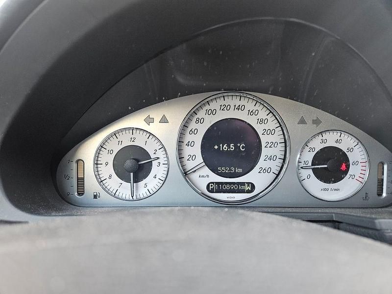 Gebraucht Mercedes E240 Avantgarde 177 PS (130 kW) 2003 Schwarz Limousine