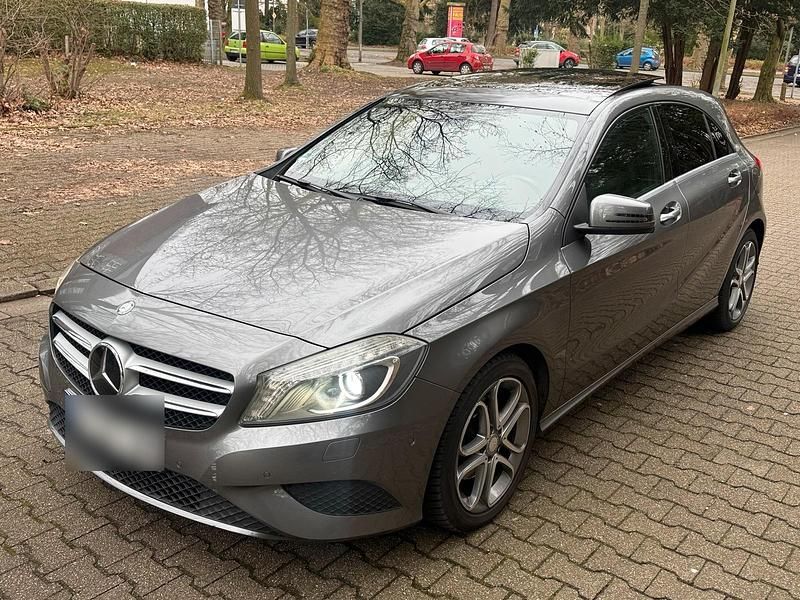 Gebraucht Mercedes A200 115 PS (84 kW) 2013 Silber Limousine