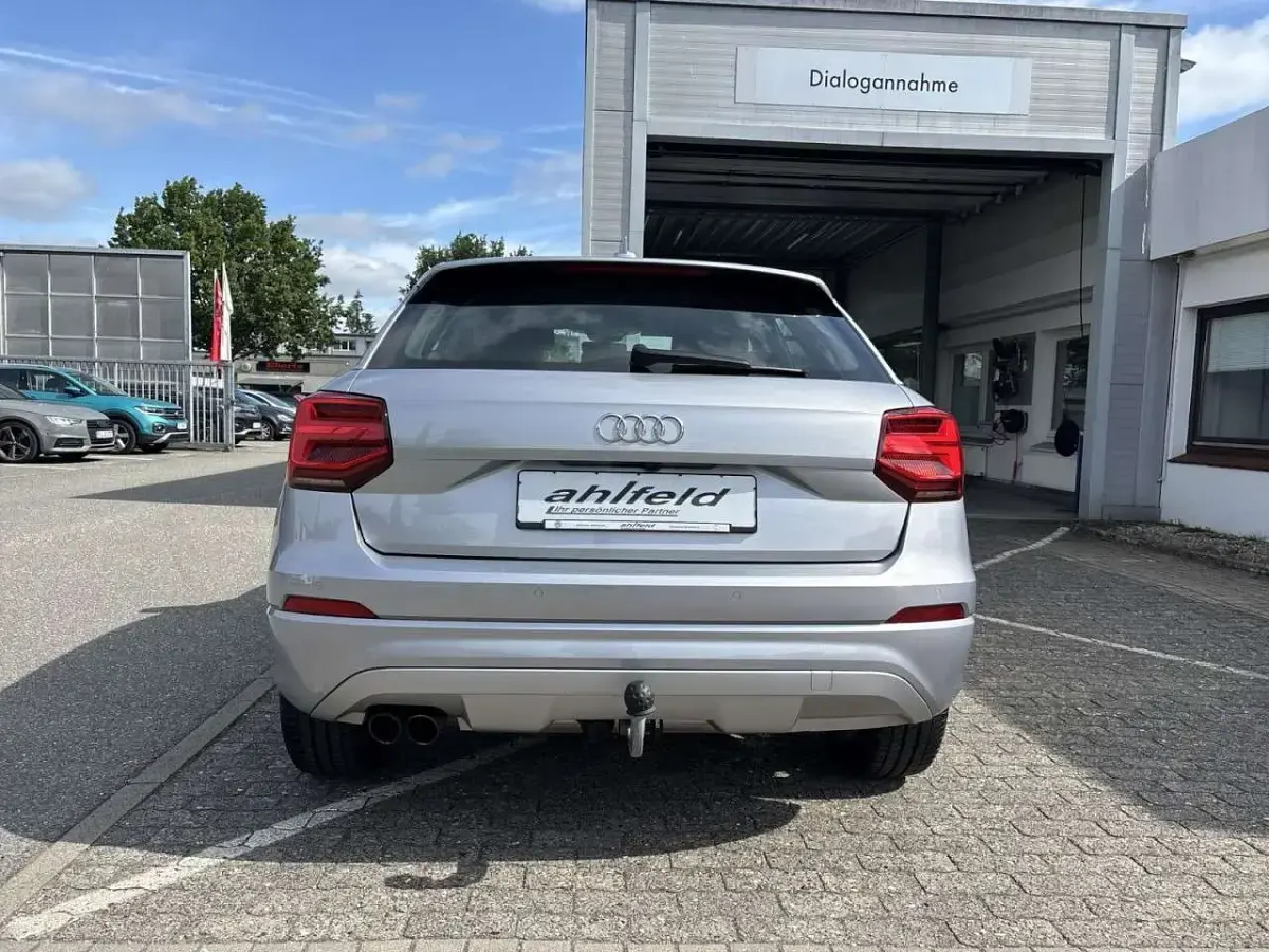 Gebraucht Audi Q2 Design 150 PS (110 kW) 2017 Florettsilber SUV