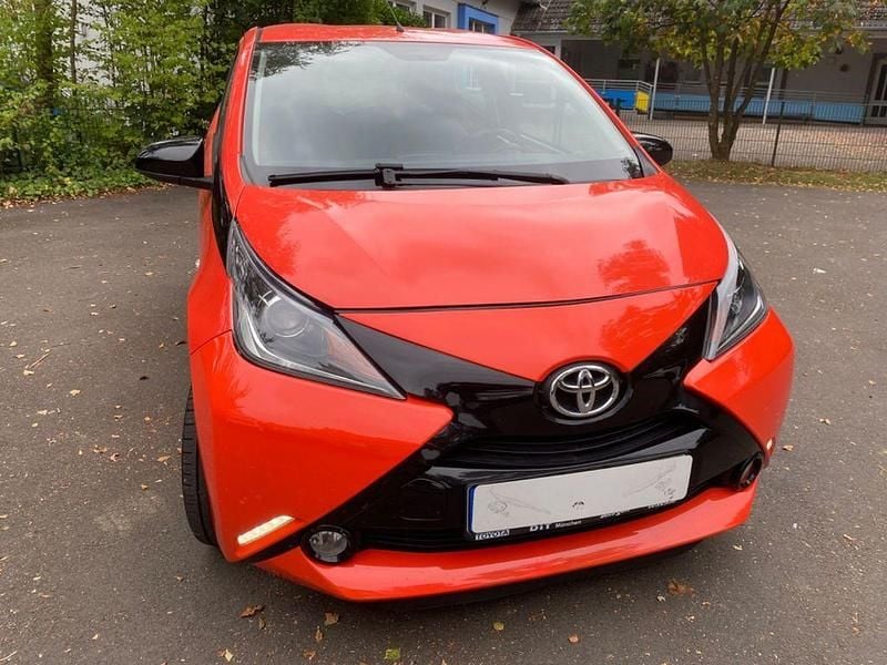 Orange Gebraucht 2014 Toyota Aygo X-cite Kleinwagen | 6.900 € (Guter Preis) - Bild 1/4