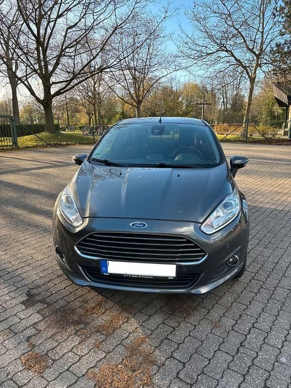 Gebraucht Ford Fiesta Titanium 80 PS (58 kW) 2017 Grau Limousine
