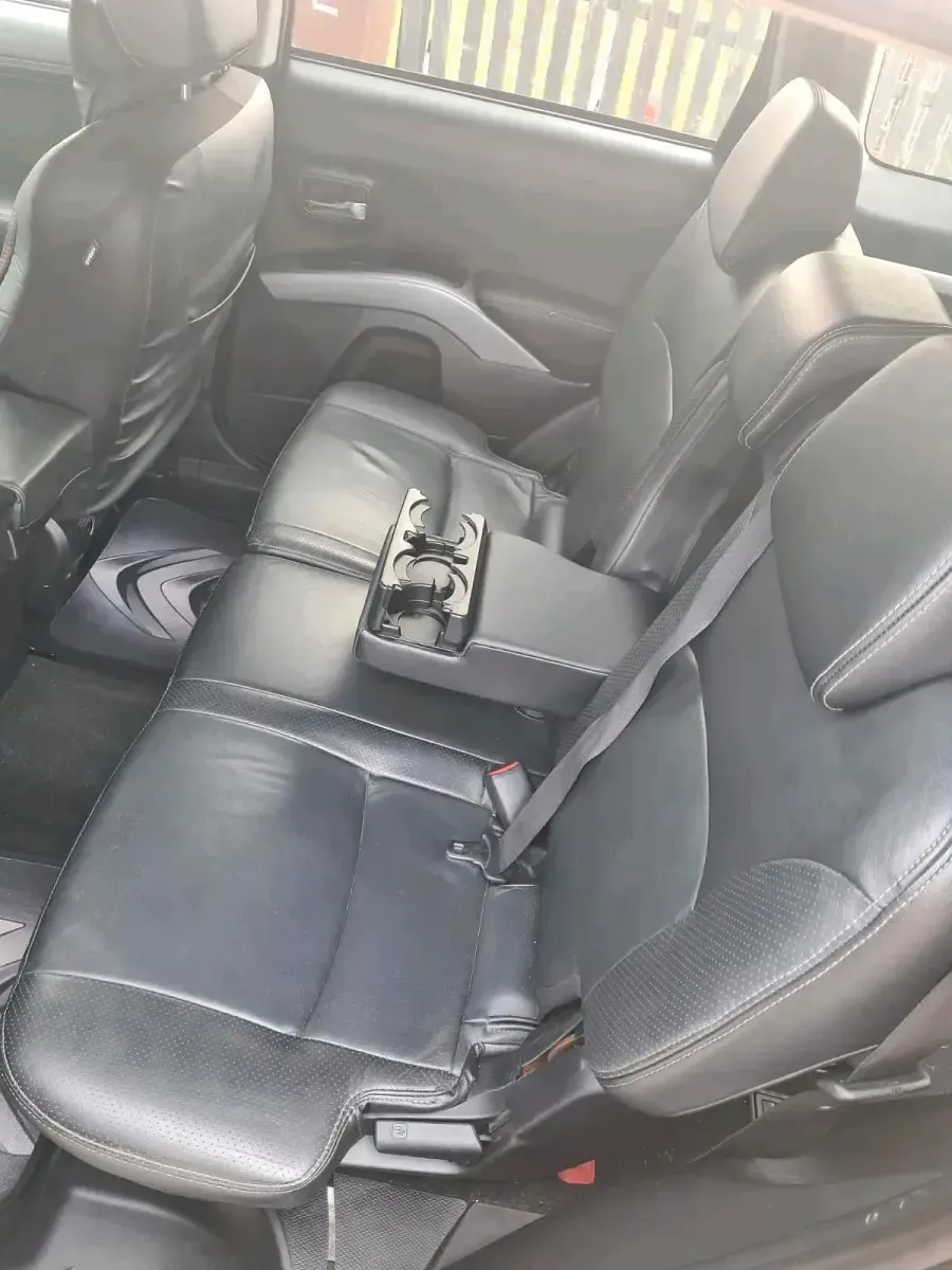 Gebraucht Citroën C-Crosser Exclusive 156 PS (114 kW) 2010 Schwarz SUV