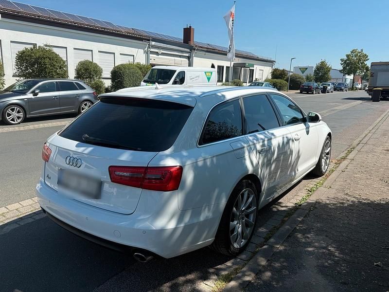 Gebraucht Audi A6 Sport 204 PS (150 kW) 2012 Weiß Kombi