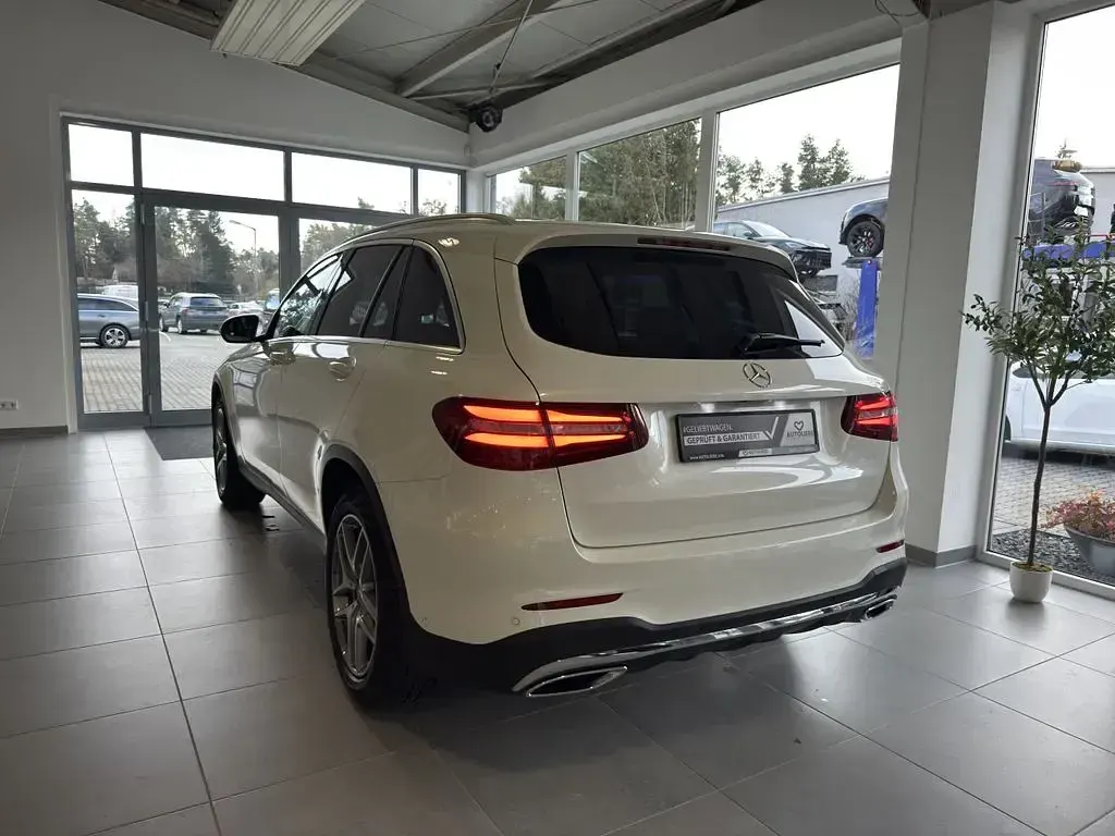 Gebraucht Mercedes GLC220 AMG line 170 PS (125 kW) 2018 Weiß SUV