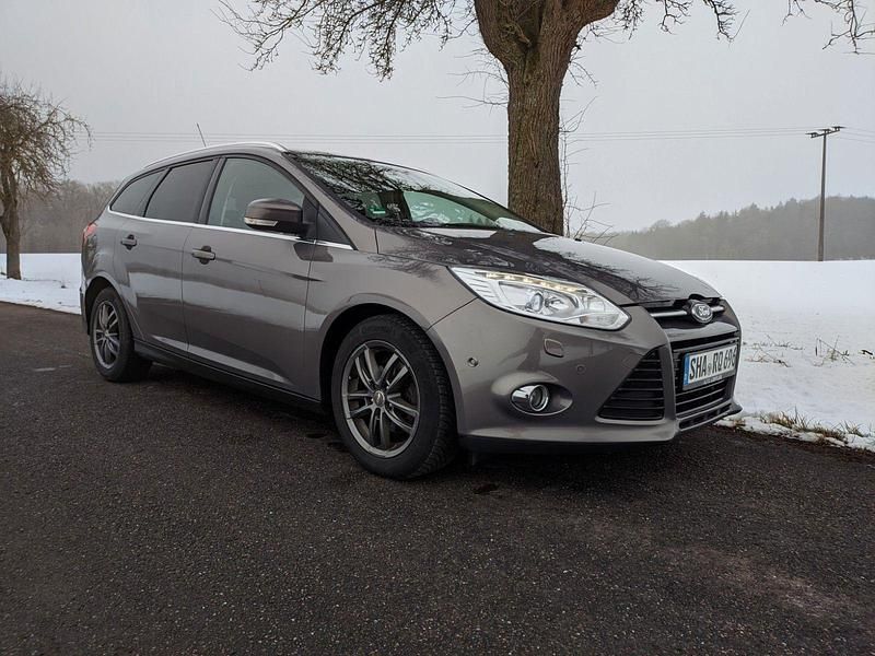 Gebraucht Ford Focus Titanium 116 PS (85 kW) 2013 Grau Kombi