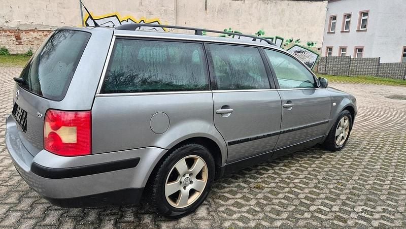 Second-hand VW Passat 131 CP (96 kW) 2004 Gri Break