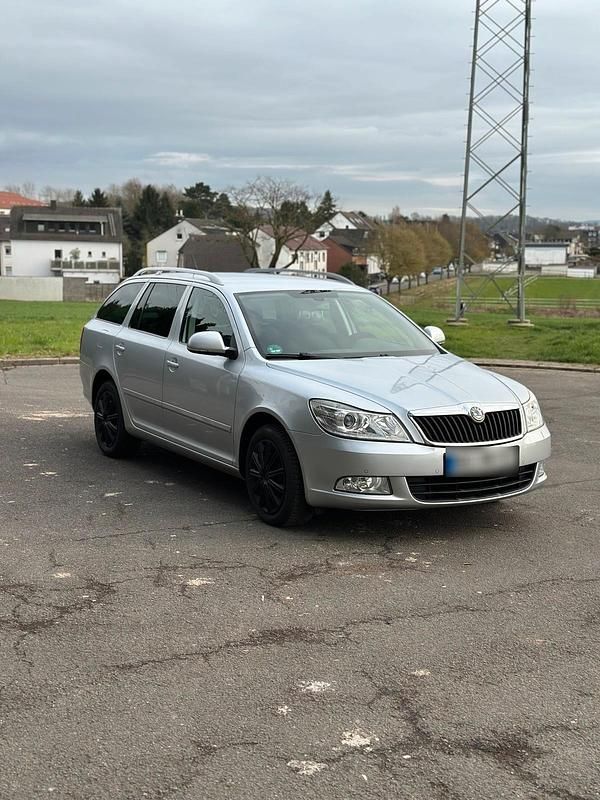 Gebraucht Skoda Octavia 122 PS (89 kW) 2009 Silber Kombi