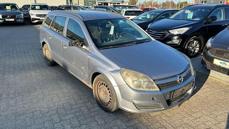 Gebraucht Opel Astra Edition 101 PS (74 kW) 2004 Silber Kombi