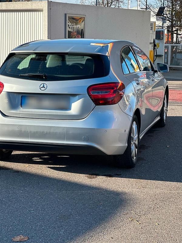 Gebraucht Mercedes A200 156 PS (114 kW) 2016 Silber Kleinwagen
