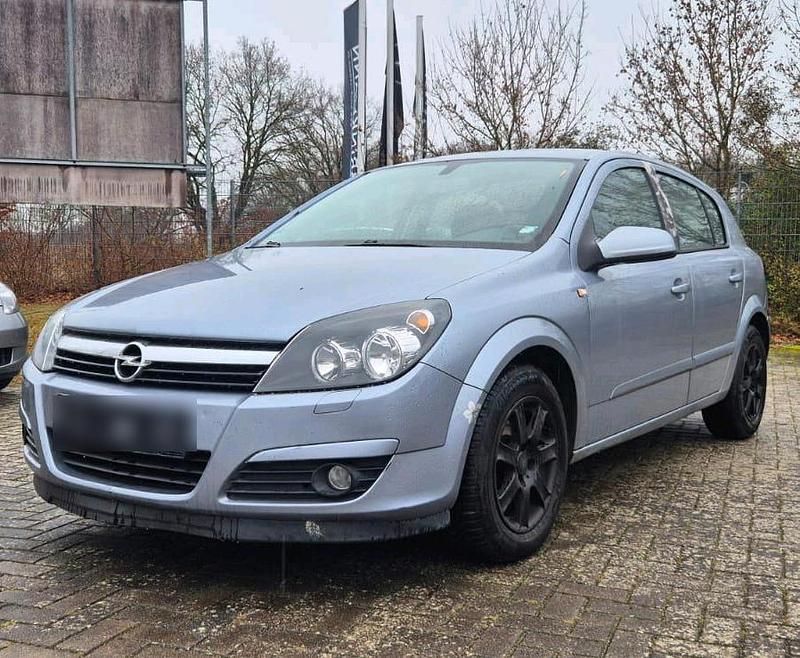 Grau Gebraucht 2005 Opel Astra Kleinwagen | 2.000 € (Fairer Preis) - Bild 1/4