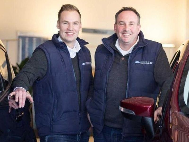 Gebraucht Volvo XC60 Plus 398 PS (292 kW) 2024 Vapour grey metallic SUV