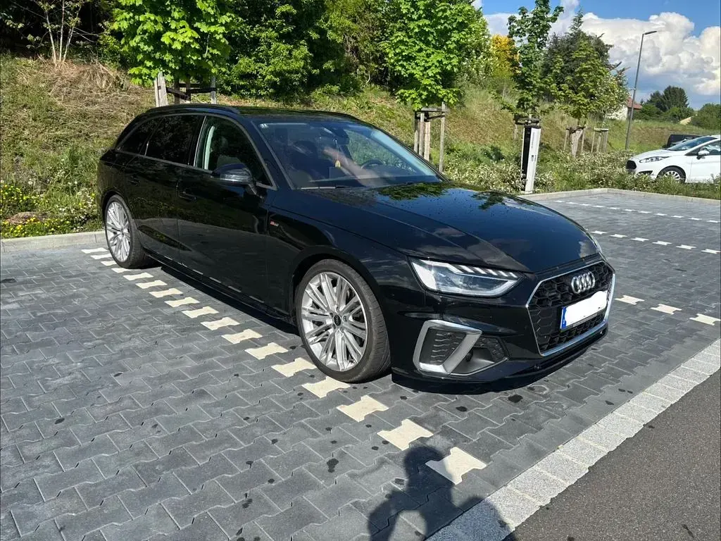 Gebraucht Audi A4 Sport 204 PS (150 kW) 2024 Schwarz Kombi
