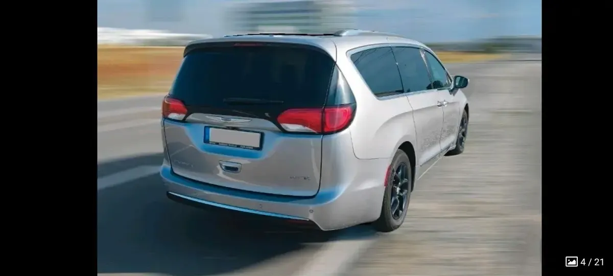Używany Chrysler Pacifica Limited 291 KM (214 kW) 2018 Srebrny Minivan