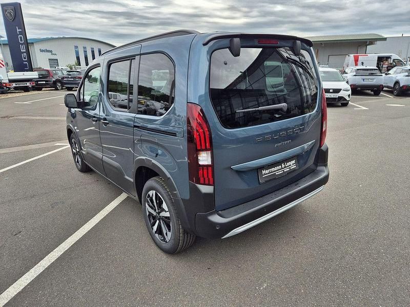 Neu Peugeot Rifter GT 131 PS (96 kW) 2025 Blau Van / Kleinbus