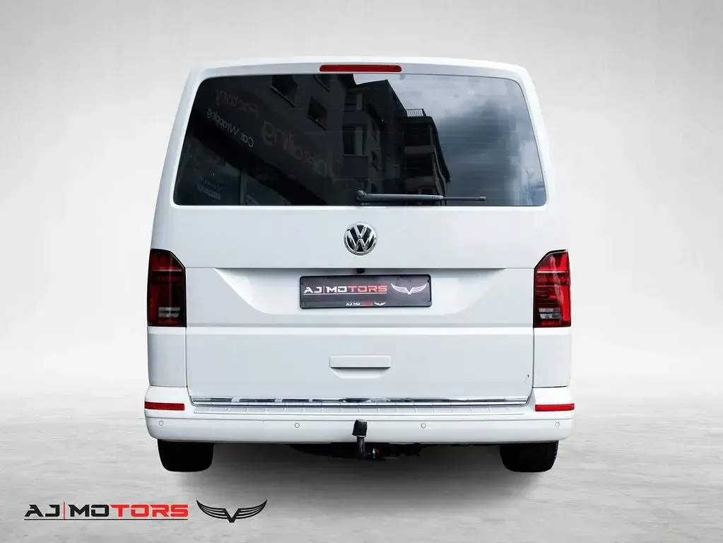 Gebraucht VW Multivan Highline 204 PS (150 kW) 2017 Weiß Van / Kleinbus