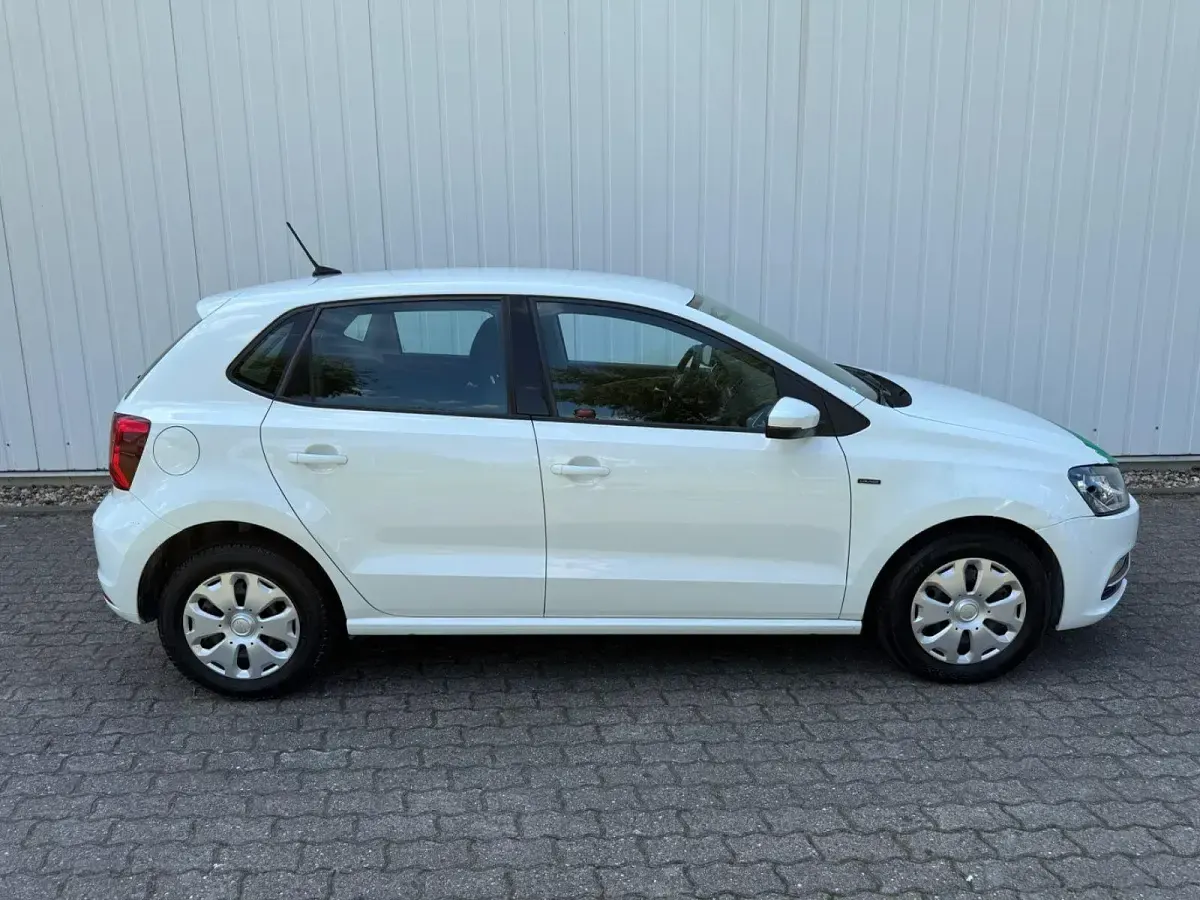 Gebraucht VW Polo LOUNGE 90 PS (66 kW) 2015 Weiß Kleinwagen
