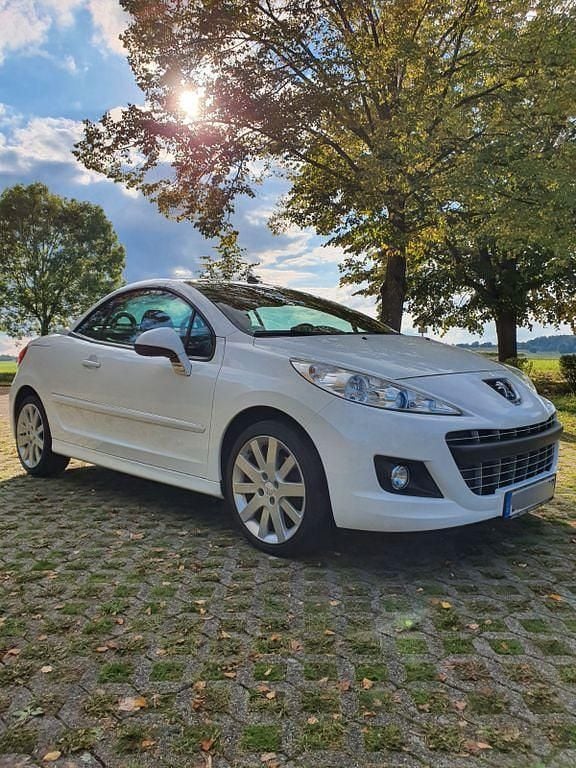 Weiß Gebraucht 2014 Peugeot 207 CC Allure Cabrio | 5.800 € (Fairer Preis) - Bild 1/4