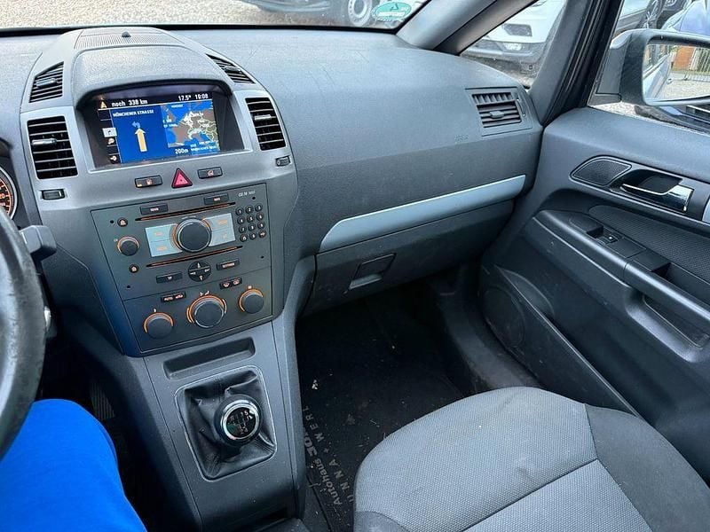 Gebraucht Opel Zafira Catch Me 94 PS (69 kW) 2007 Silber Van / Kleinbus