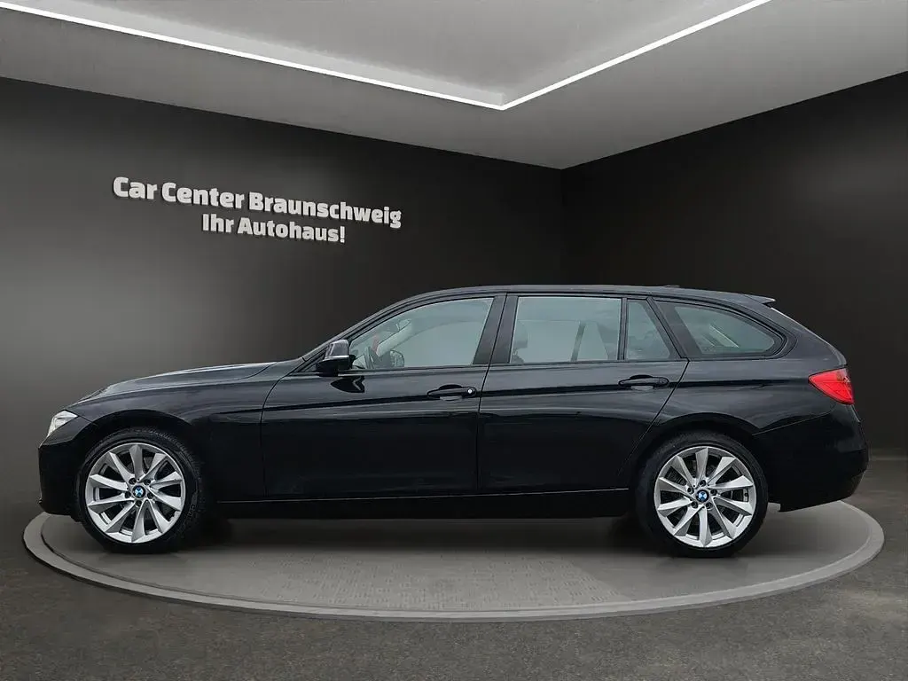Gebraucht BMW 330 Sport Line 258 PS (189 kW) 2012 Schwarz Kombi