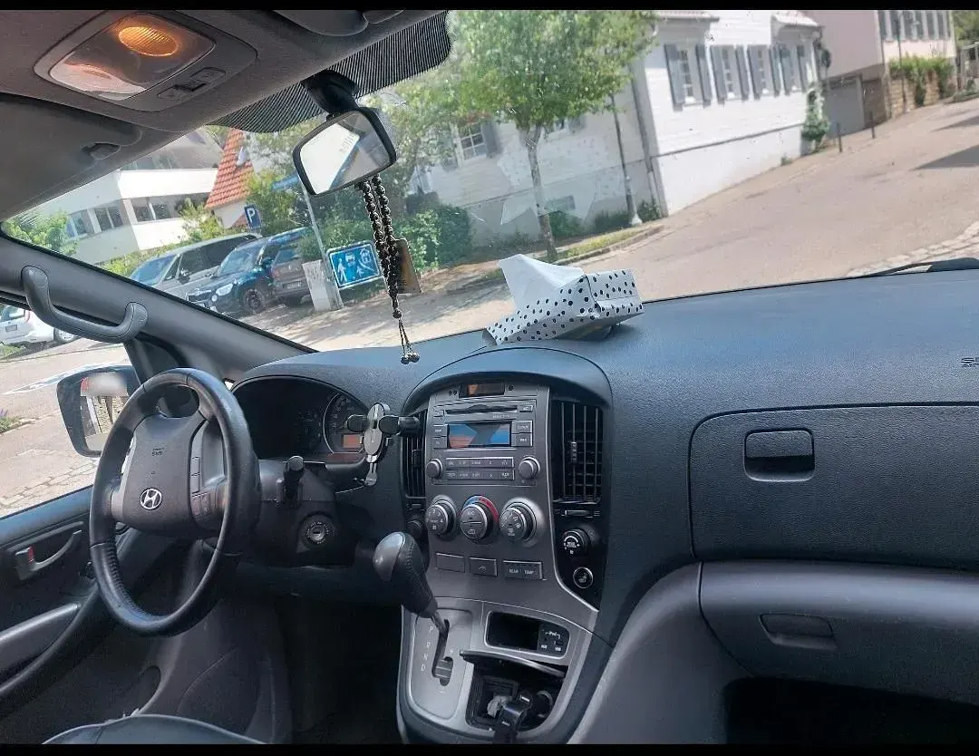 Gebraucht Hyundai H-1 170 PS (125 kW) 2012 Schwarz Van / Kleinbus