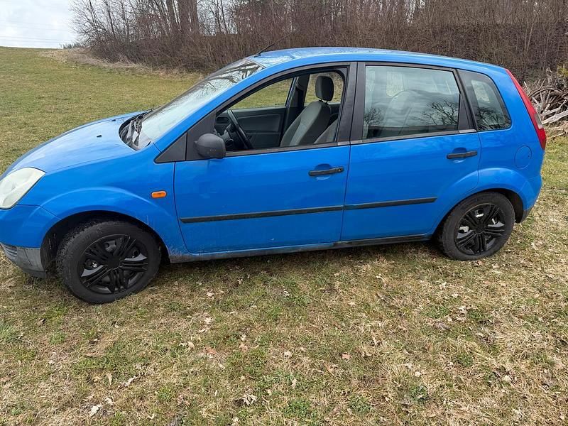 Gebraucht Ford Fiesta 60 PS (44 kW) 2002 Blau Kleinwagen