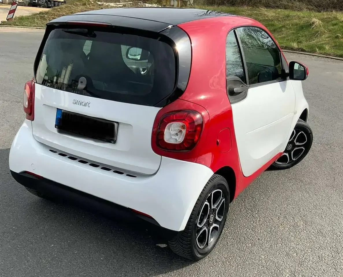 Gebraucht Smart ForTwo Coupé Passion 71 PS (52 kW) 2016 Weiß Coupé