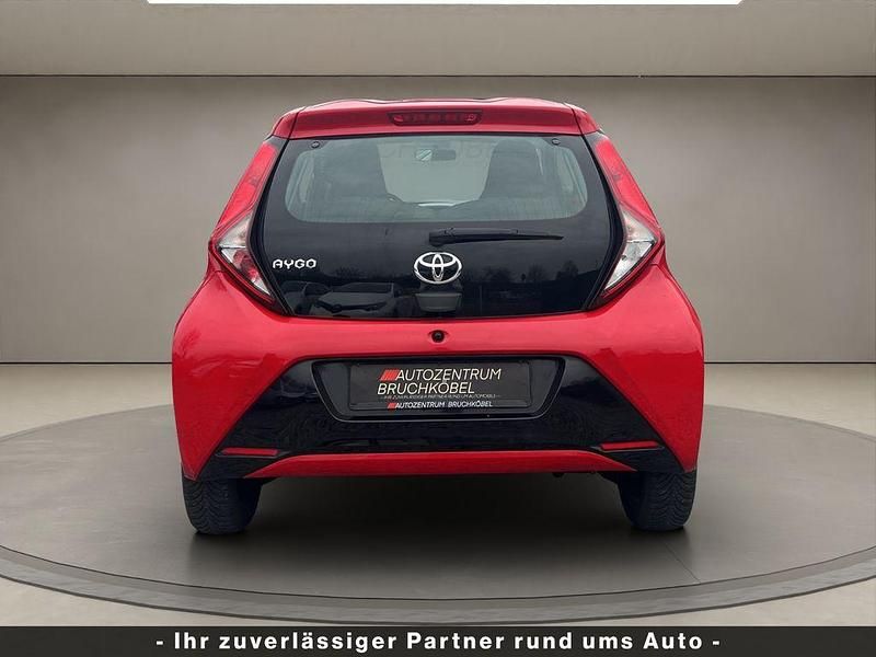 Gebraucht Toyota Aygo 72 PS (52 kW) 2020 Rot Kleinwagen
