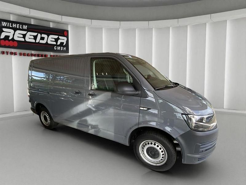 Gebraucht VW Transporter 150 PS (110 kW) 2018 Grau Van