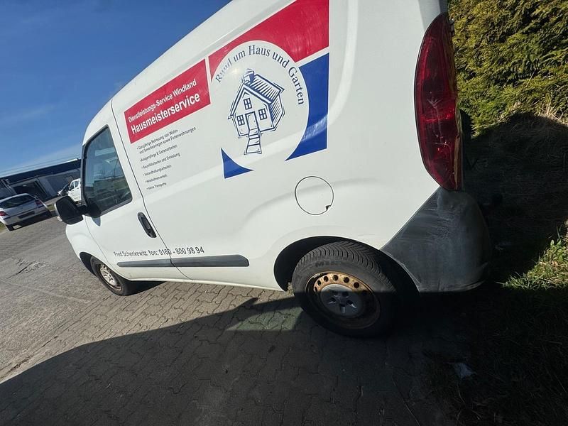 Gebraucht Opel Combo 90 PS (66 kW) 2015 Weiß Van / Kleinbus