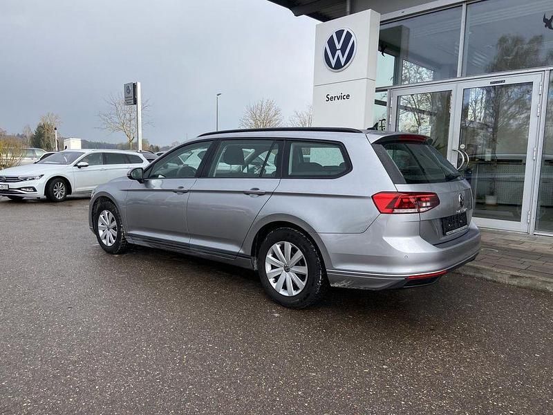 Gebraucht VW Passat 150 PS (110 kW) 2022 Silber Kombi