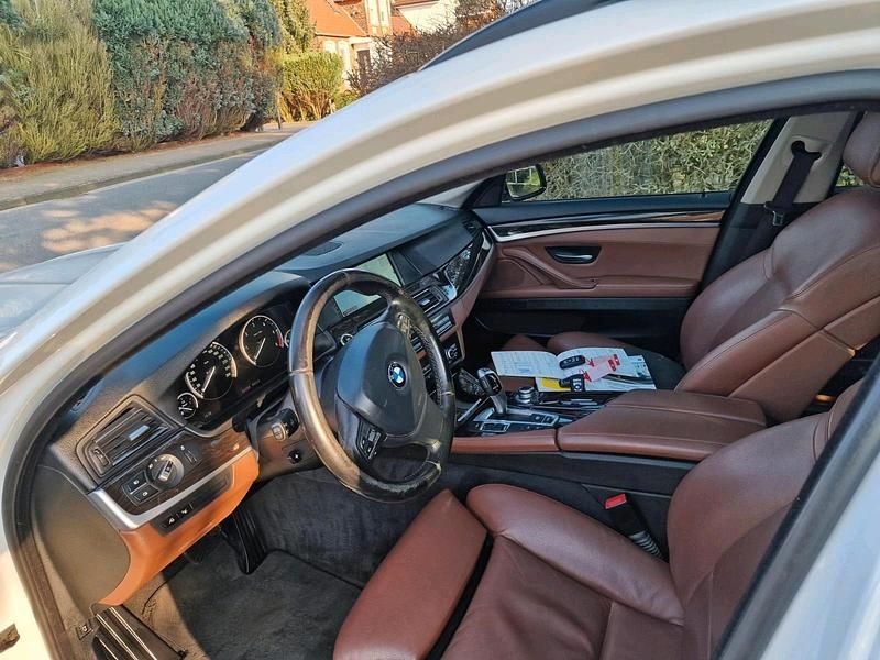 Gebraucht BMW 525 218 PS (160 kW) 2012 Weiß Kombi