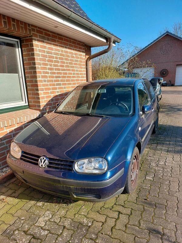 Blau Gebraucht 2002 VW Golf IV Kleinwagen | 650 € (Superpreis) - Bild 1/4