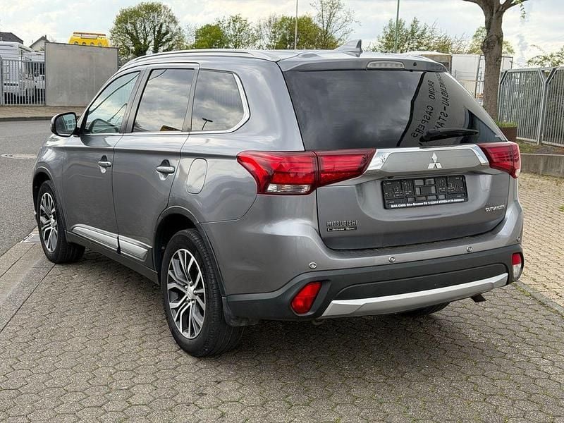 Gebraucht Mitsubishi Outlander Plus 150 PS (110 kW) 2018 Grau SUV