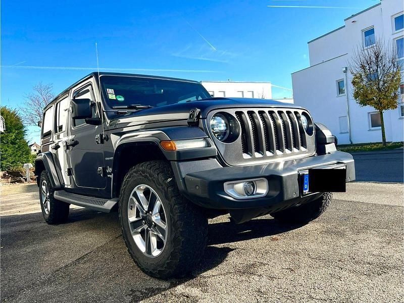 Grau Gebraucht 2018 Jeep Wrangler Sahara SUV | 37.499 € (Fairer Preis) - Bild 1/4