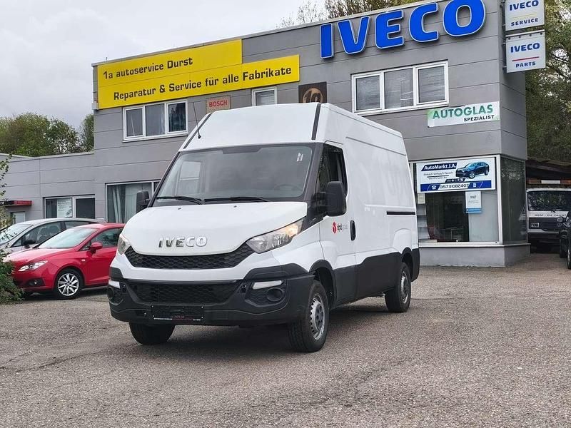 Second-hand Iveco Daily 126 CP (92 kW) 2016 Alb Monovolum