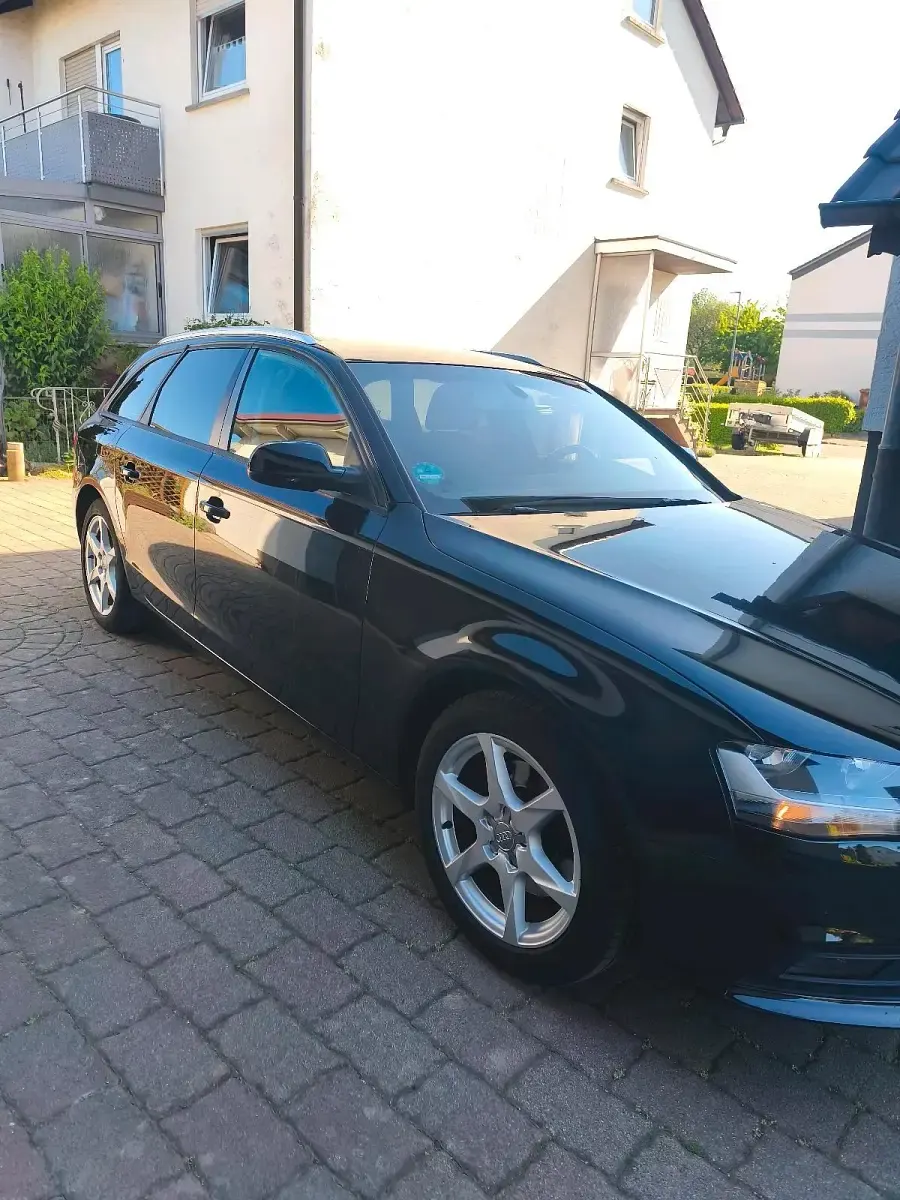 Second-hand Audi A4 120 CP (88 kW) 2015 Negru Break
