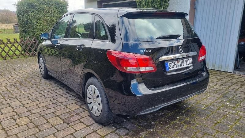 Gebraucht Mercedes B160 102 PS (75 kW) 2017 Schwarz Van / Kleinbus